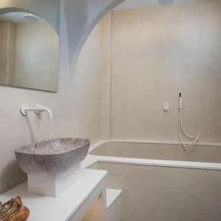 Athoros Luxury * 아판토우