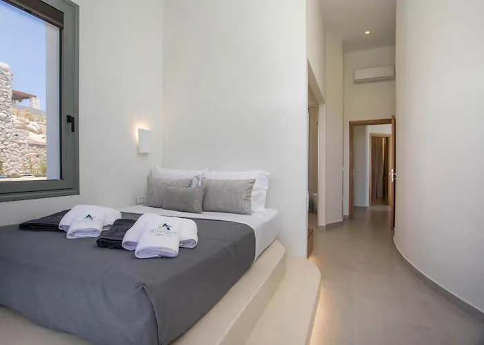 Athoros Luxury Villa *